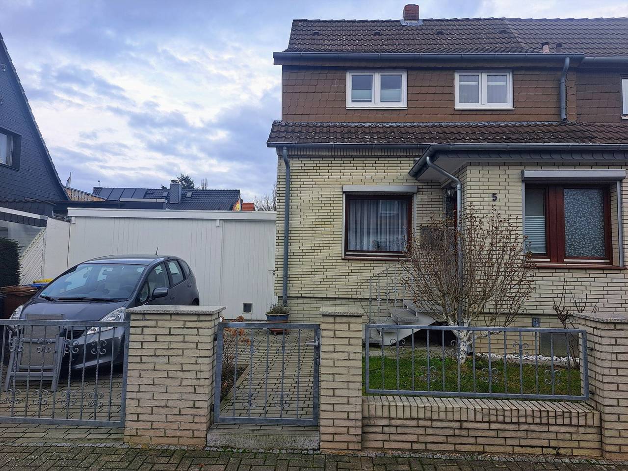 Apartamento entero, Apartamento 'Algetet' con terraza compartida, jardín y Wi-Fi in Döhren-Wülfel, Hannover