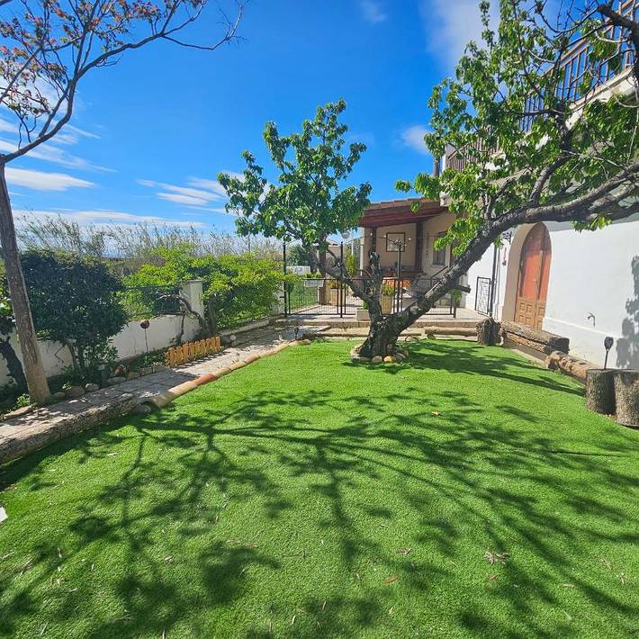 Casa rural para 6 personas, con jardín y vistas - 1