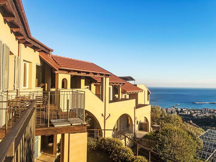 Ferienwohnung für 4 Personen, mit Terrasse und Garten in Pietra Ligure Gemeinde