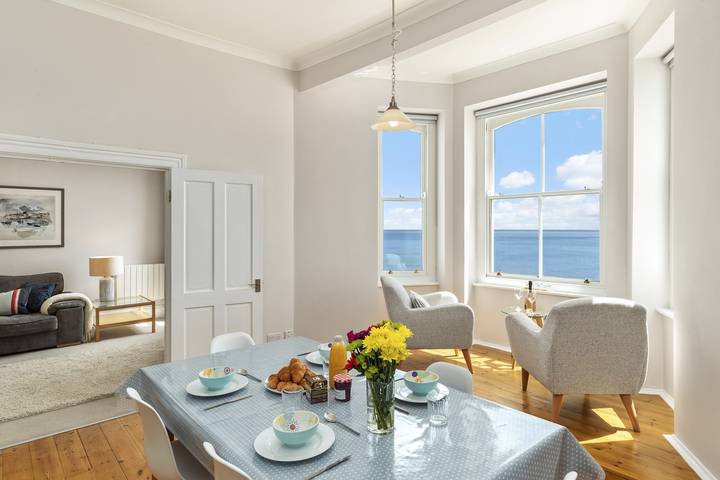 Apartamento inteiro, Tenby Sea View - South Beach - Elevated Views in Tenby, Pembrokeshire