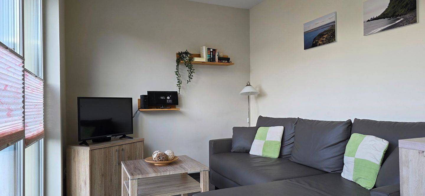 Ganze Wohnung, 2-Zimmer-Ferienwohnung mit Balkon inkl. 3 Fahrräder und Wlan in Gelbensande, Rostock und Umgebung