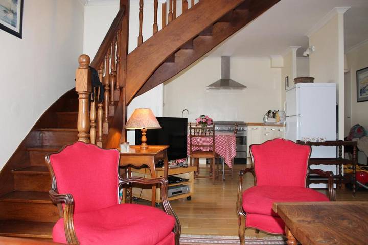 Location de vacances pour 8 personnes, avec terrasse et vue, animaux acceptés dans Plage Kerfany - 2