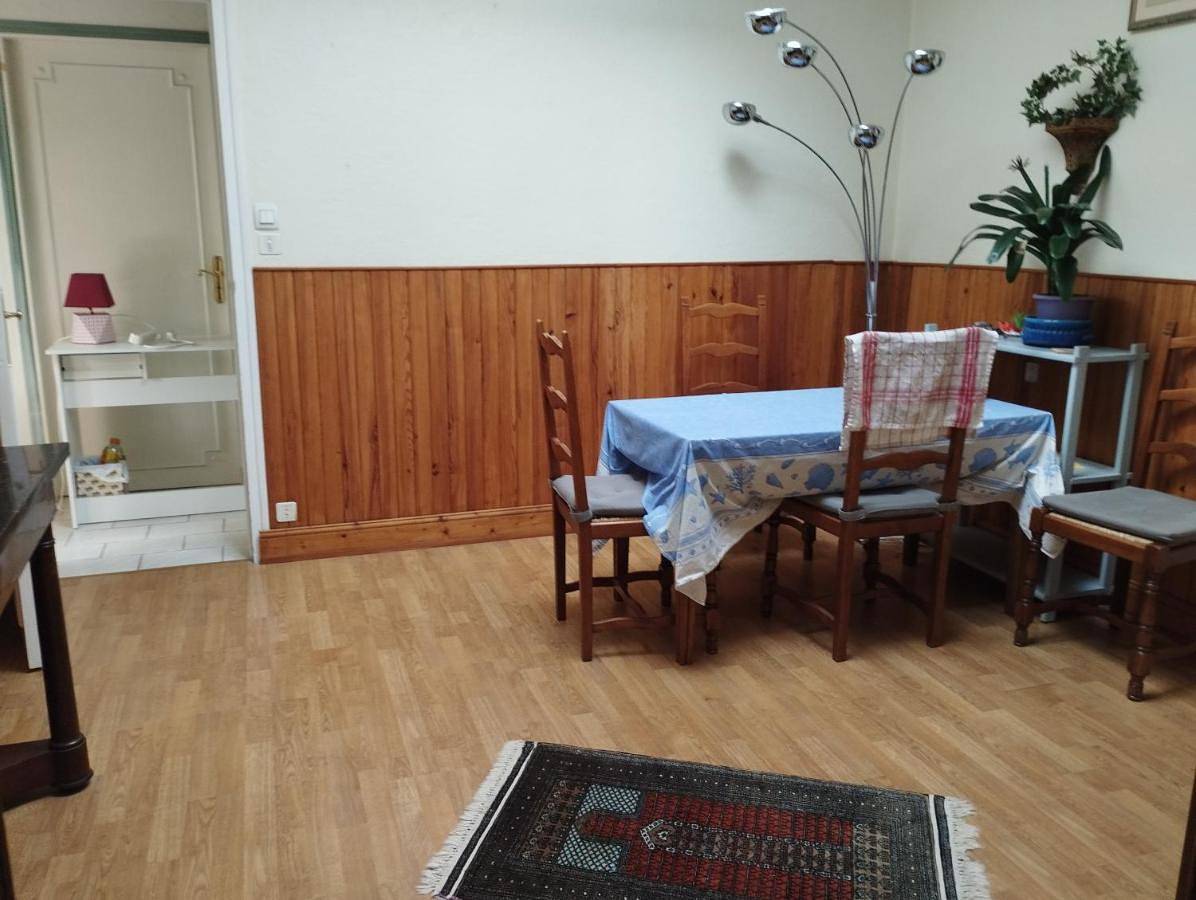 Double Room with Private Bathroom in Le Bouscat, Région de Bordeaux