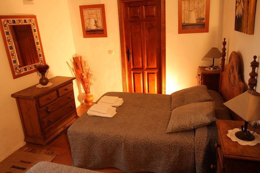 Charming 19th century stone built cottage. Magnificent location in Álora, Málaga Province