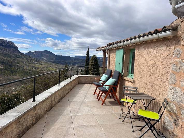 Location de vacances pour 3 personnes, avec vue et balcon à La Roche-sur-le-Buis - 2