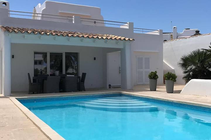 Ferienhaus für 6 Personen, mit Garten und Whirlpool in Cala Ferrera