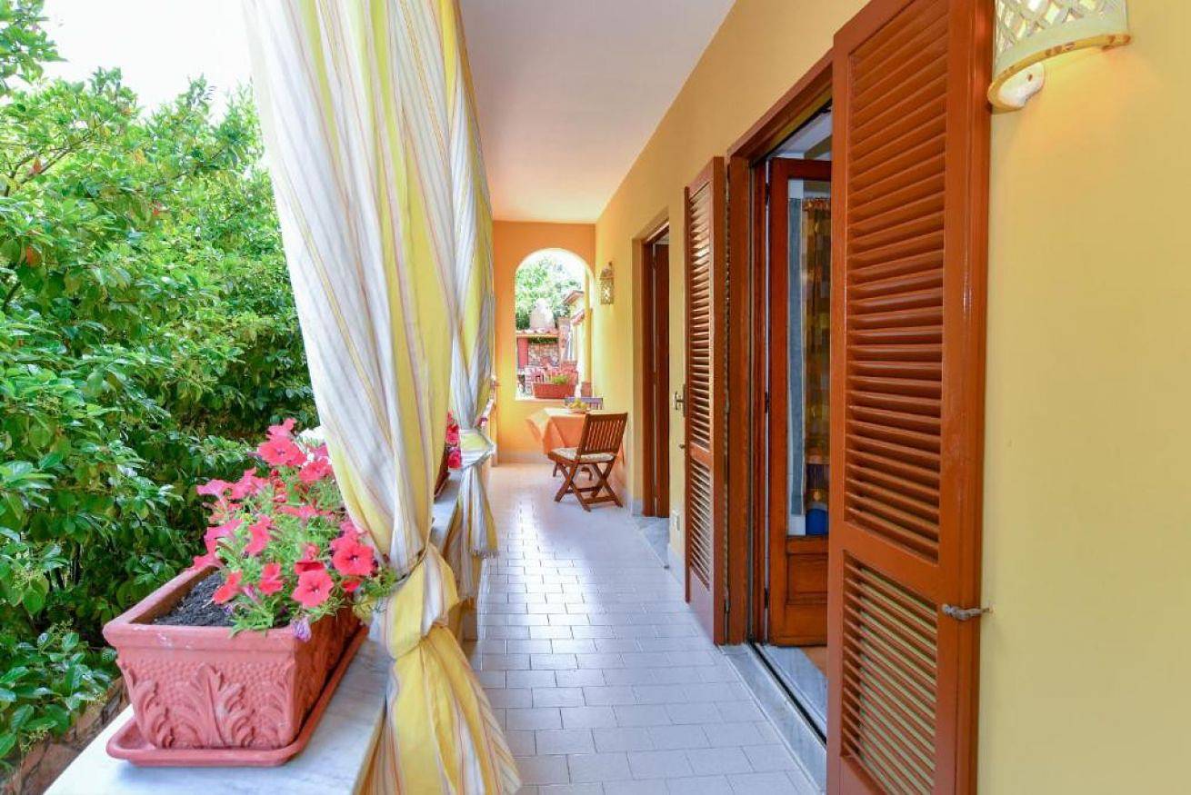 Daisy House - with free parking in Sant'Agata sui Due Golfi, Napoli e dintorni