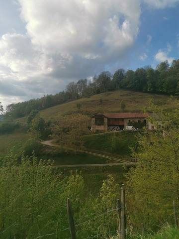 Location de vacances pour 6 personnes, avec vue et jardin à Moulis (Ariège)