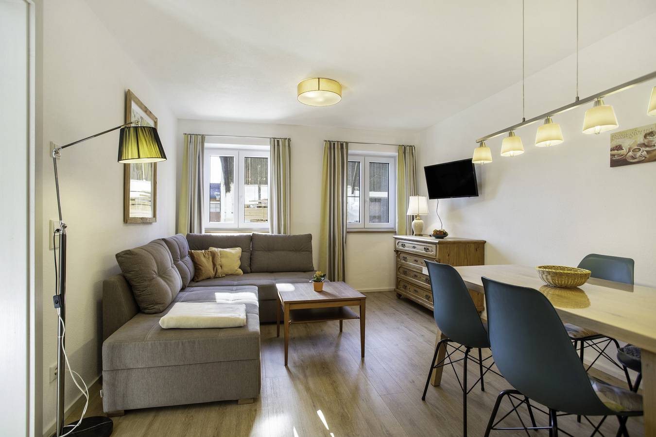Ganze Wohnung, Ferienwohnung 'Appartement 4' mit gemeinsamer Terrasse, gemeinsamem Garten und Wi-Fi in Kirchseeon, Oberbayern