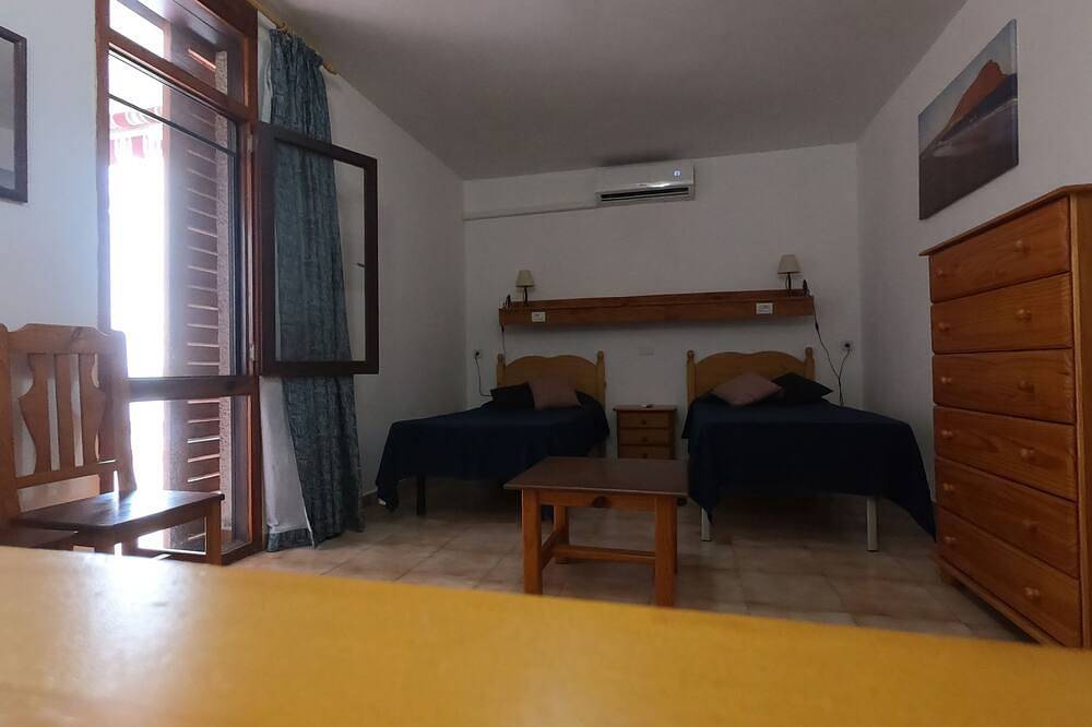 Ganze Wohnung, Morada Sunset, Pool and bay view, Air Conditioned in Playa de las Galletas (Arona), Arona