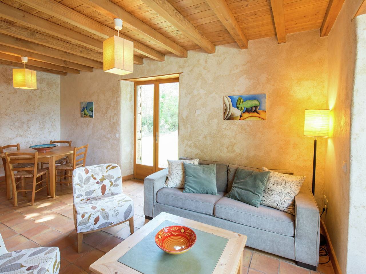 Maison de Vacances Ardèche Piscine in Saint-Alban-Auriolles, Ardèche