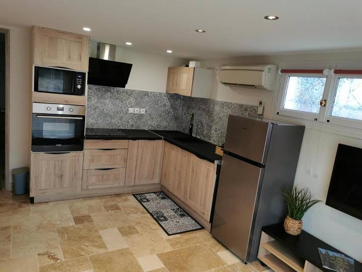 Gîte pour 4 personnes, avec terrasse et piscine à Anneyron - 2