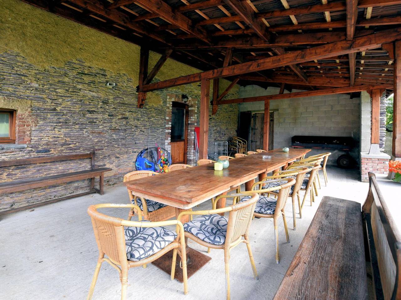 Spacious holiday home in Lierneux with garden in Lierneux, Lüttich und Umgebung