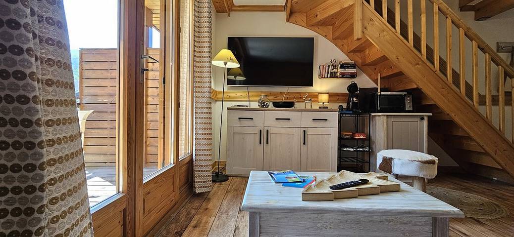 Apartamento entero, 15B-Charm and comfort in the heart of the Alps in Saint-Sorlin-d'Arves, Región de Saint-Jean-de-Maurienne
