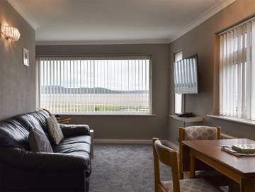 Log Cabin for 2 People in Grange-over-Sands, Cumbria, Photo 2