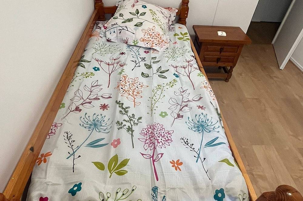 Entire apartment, 4-room apartment in Créteil with parking, private residence in Créteil, Val-de-Marne