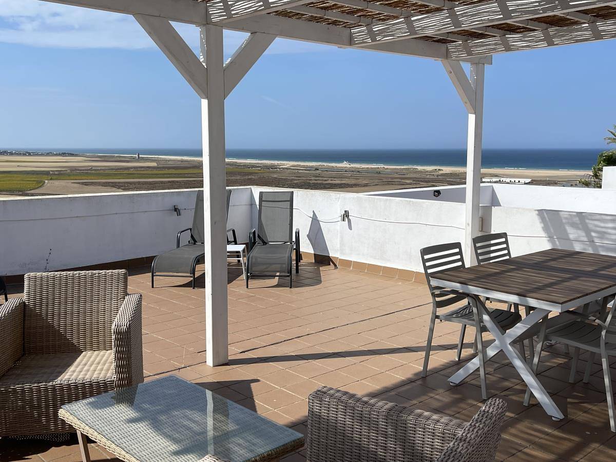 Ganze Wohnung, Ap. Nil - Moderne Ferienwohnung mit fantastischem Blick, Gemeinschaftspool und riesiger privater Dachterrasse in Conil de la Frontera, Costa de la Luz