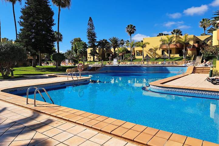 Apartamento de vacaciones para 4 personas, con piscina y jardín - 1