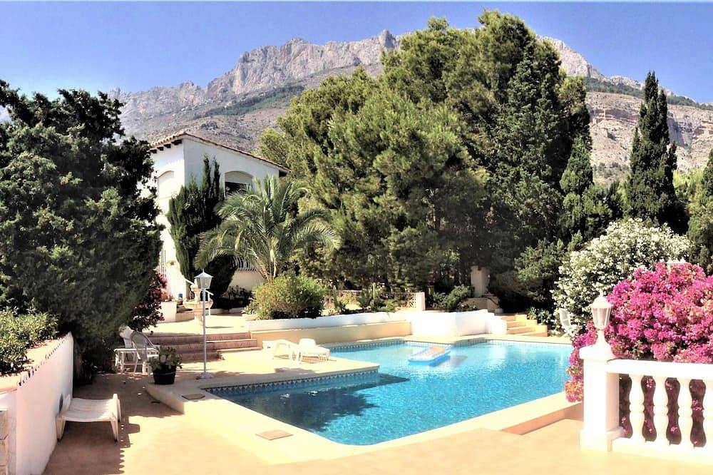 Enorme en prachtige villa gelegen in Altea la Vella, aan de Costa Blanca. in Altea La Vella, Altea