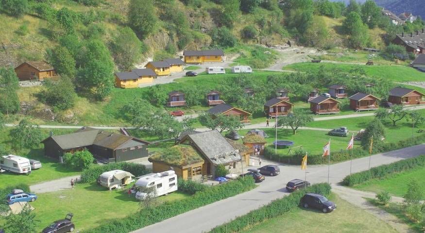 Camping for 3 personer, med Terrasse og Hage i Sognefjorden