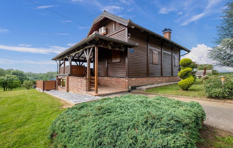 Ferienhaus für 8 Personen, mit Sauna und Ausblick sowie Garten, mit Haustier