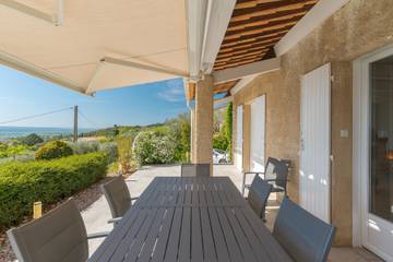 Villa for 7 People in Volx, Forcalquier region, Photo 1