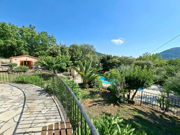 Casa vacanze Annette con vista montagna, Wi-Fi e aria condizionata in Bargemon, Draguignan e dintorni