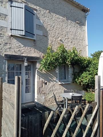Gîte pour 2 personnes, avec terrasse et jardin, animaux acceptés au Parc Naturel Régional du Marais poitevin