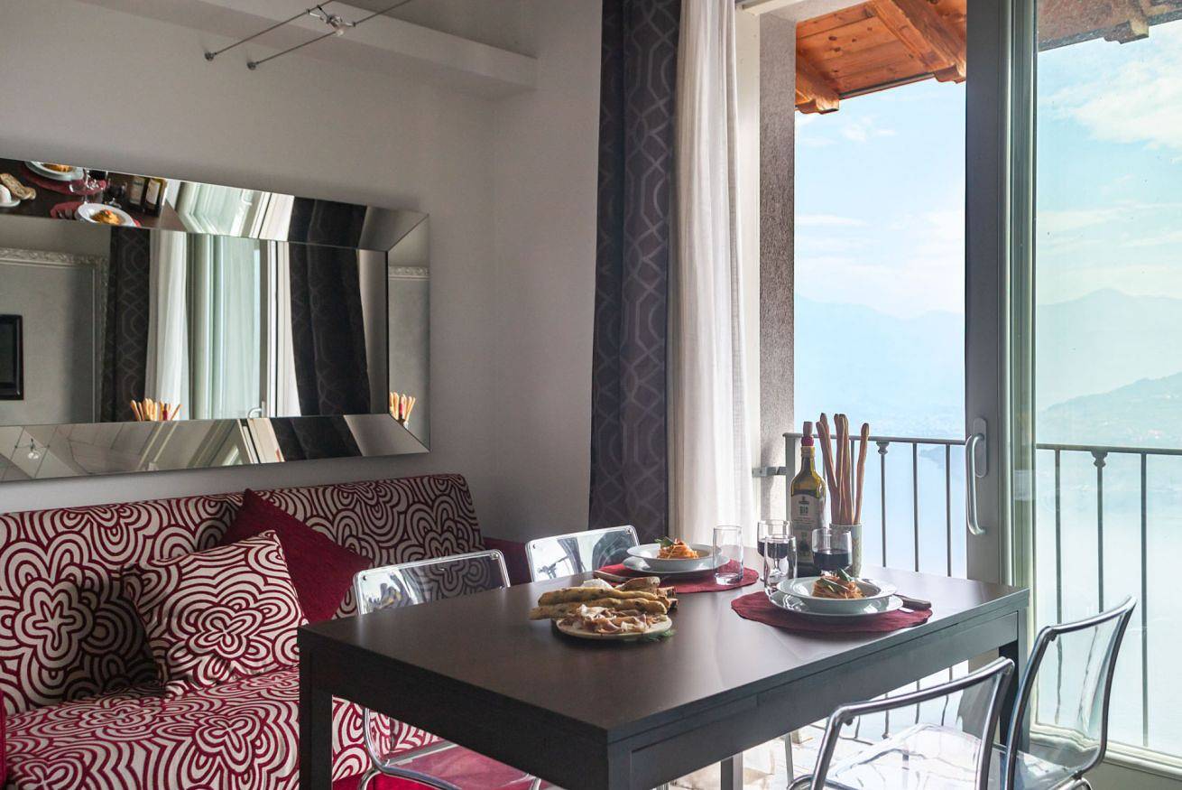 Geheel appartement, Vakantieappartement voor 4 personen met balkon/terras in Spiglia, Gemeente Parzanica