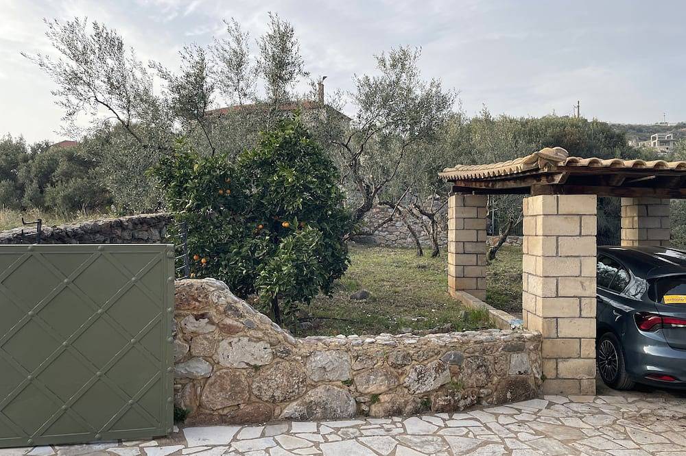 Our beautiful Greek home with private pool, large outdoor areas and lovely views in Stoupa, Messenien