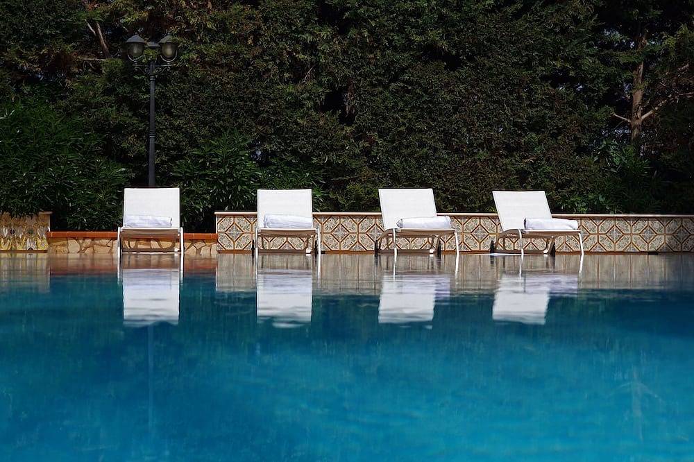 Dream Villa Saraexlusive Luxury Residence with private pool and jacuzzi in Borgo Bonsignore, Ribera