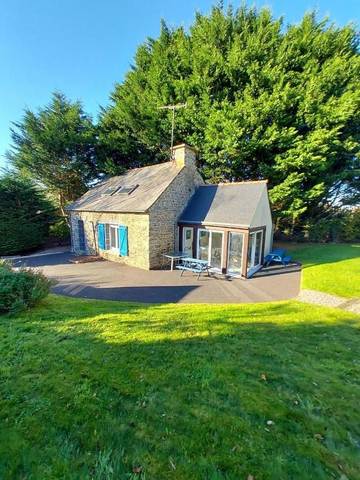 Gîte pour 4 personnes, avec jardin et vue, animaux acceptés à Gommenec'h