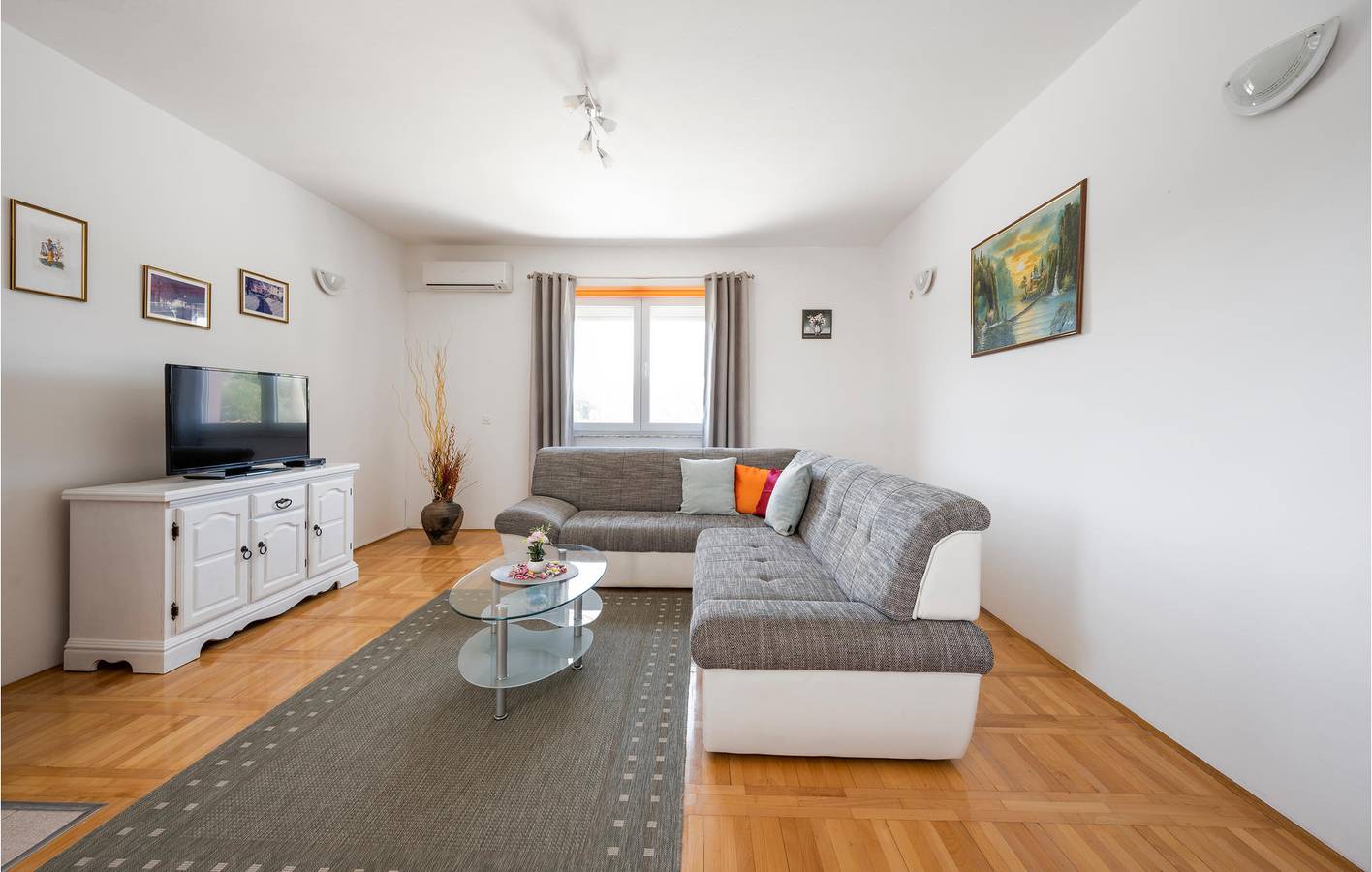 Ferienhaus für 8 Personen mit Terrasse in Tisno, Šibenik-Knin