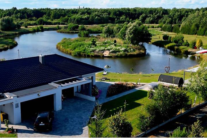 Ferienhaus für 8 Personen, mit Sauna und Seeblick sowie Garten und Ausblick, mit Haustier