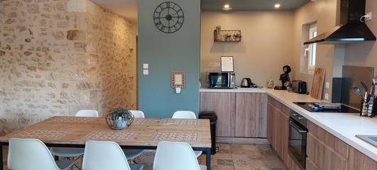 Location de vacances pour 12 personnes, avec jardin, adapté aux familles à Nouaillé-Maupertuis