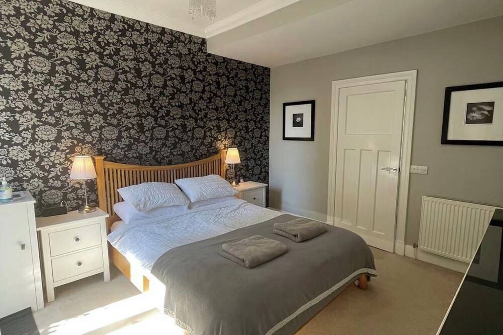 Private en-suite room, self check in (no contact) in Edinburgh, Edinburgh and Lothian