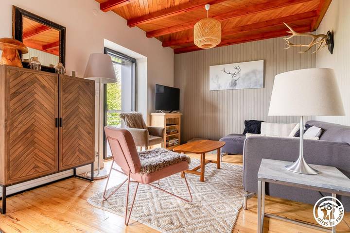 Gîte pour 6 personnes, avec jardin dans Super Besse - 2