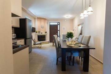 Gîte pour 6 personnes, avec vue et jardin ó Zarós