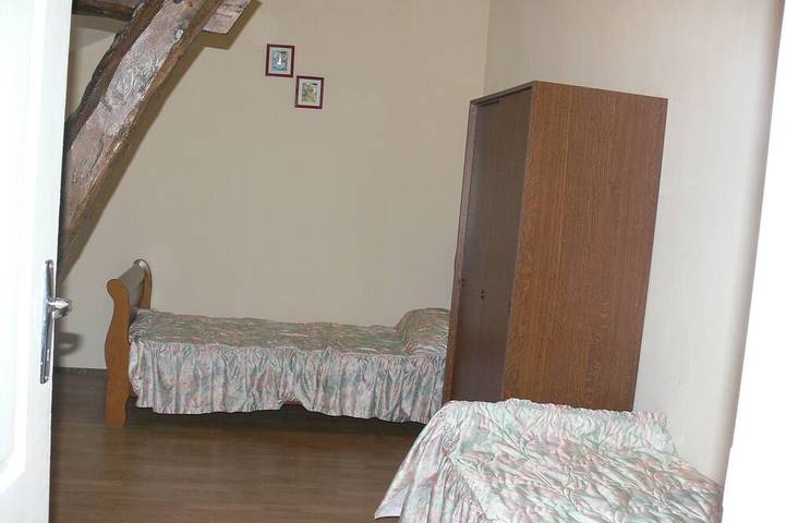 Location de vacances pour 8 personnes, avec piscine et jardin à Allonnes - 3