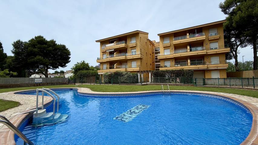 Appartement de vacances pour 6 personnes, avec piscine ainsi que terrasse et jardin - 1