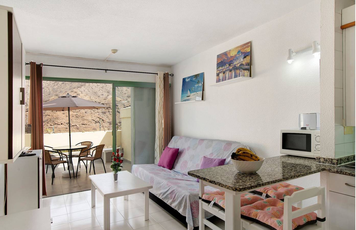 Entire apartment, Vacation Apartment "Silent Flat" with Mountain View, Pool & Terrace in Puerto Rico (Gran Canaria), Mogán
