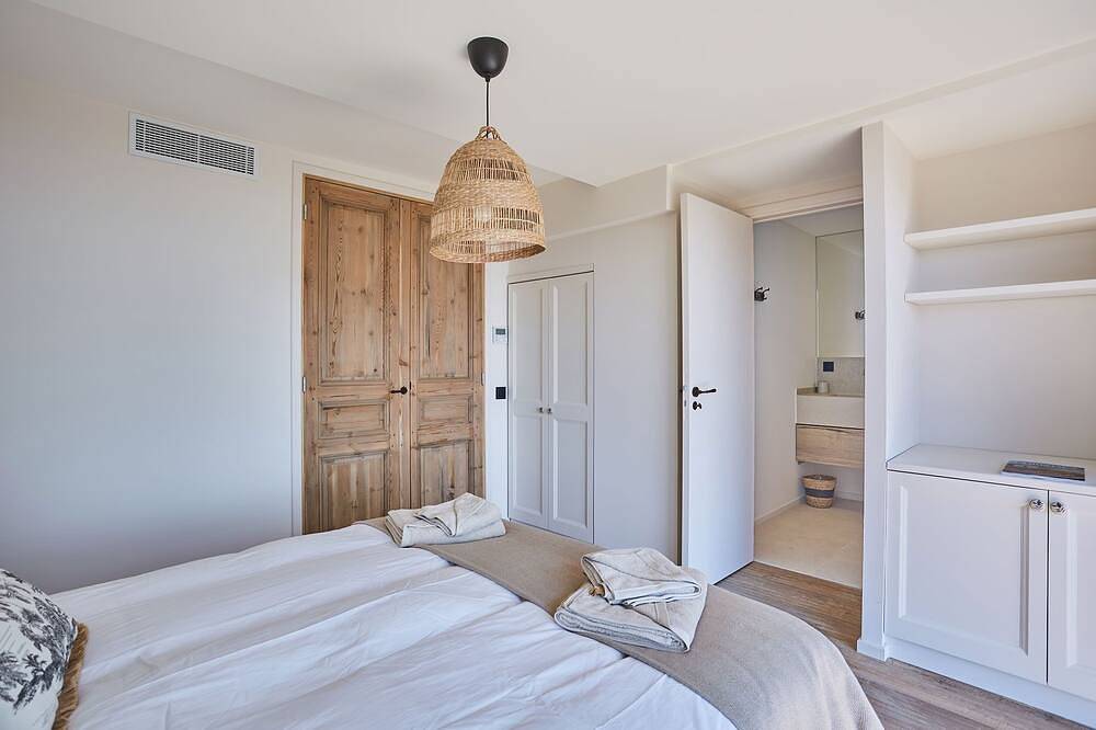 Villa vue mer fantastique domaine privé Gaou Bénat superbement rénovée piscine in Cap Bénat, Bormes-les-Mimosas