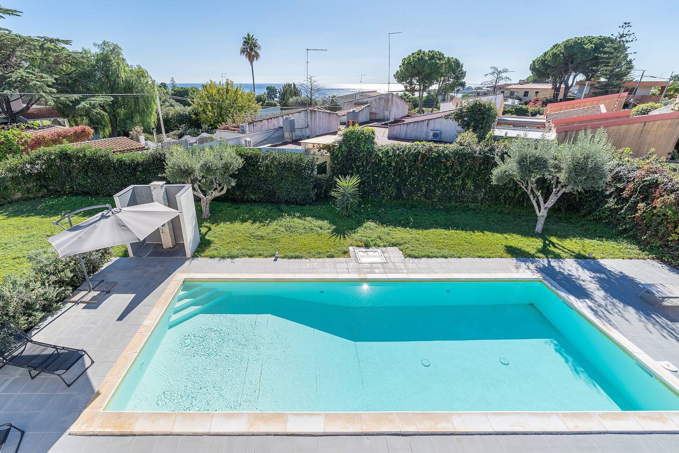 Appartamento intero, Appartamento 'Mare Vista Piscina' con Vista Mare, Wi-Fi e Aria Condizionata in Cassibile, Siracusa