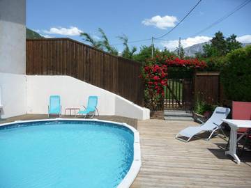 Chambre d’hôte pour 2 personnes, avec terrasse ainsi que vue et piscine à Die