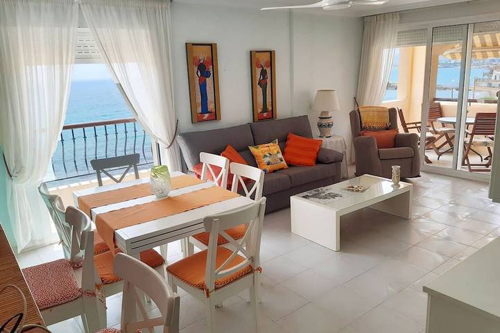 Apartamento entero, Descanse, disfrute y relájese con el murmullo del mar y las fantásticas vistas in San Juan de los Terreros, Pulpí