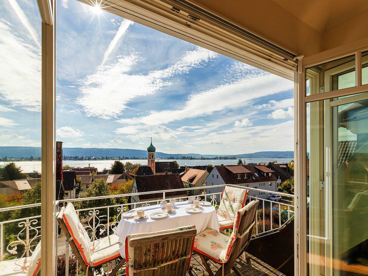 Ganze Ferienwohnung, Ferienwohnung für 5 Personen mit Balkon/Terrasse in Allensbach, Untersee