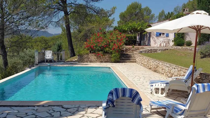 Location de vacances pour 9 personnes, avec jardin et piscine à Salernes - 3