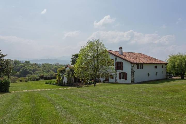 Chalet para 11 personas, con Terraza y Jardín además de Piscina y Vistas en Valle de Baztan - 4