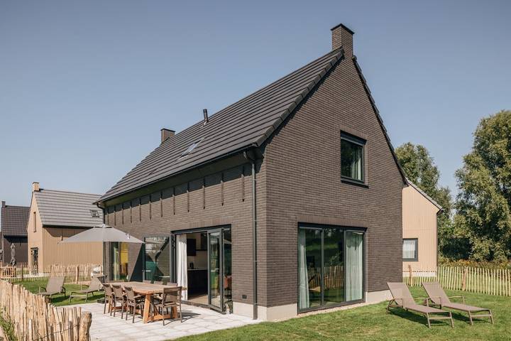 Villa voor 8 personen, with Balkon/Terras and Terras as well as Tuin and Kinderzwembad in Nederland
