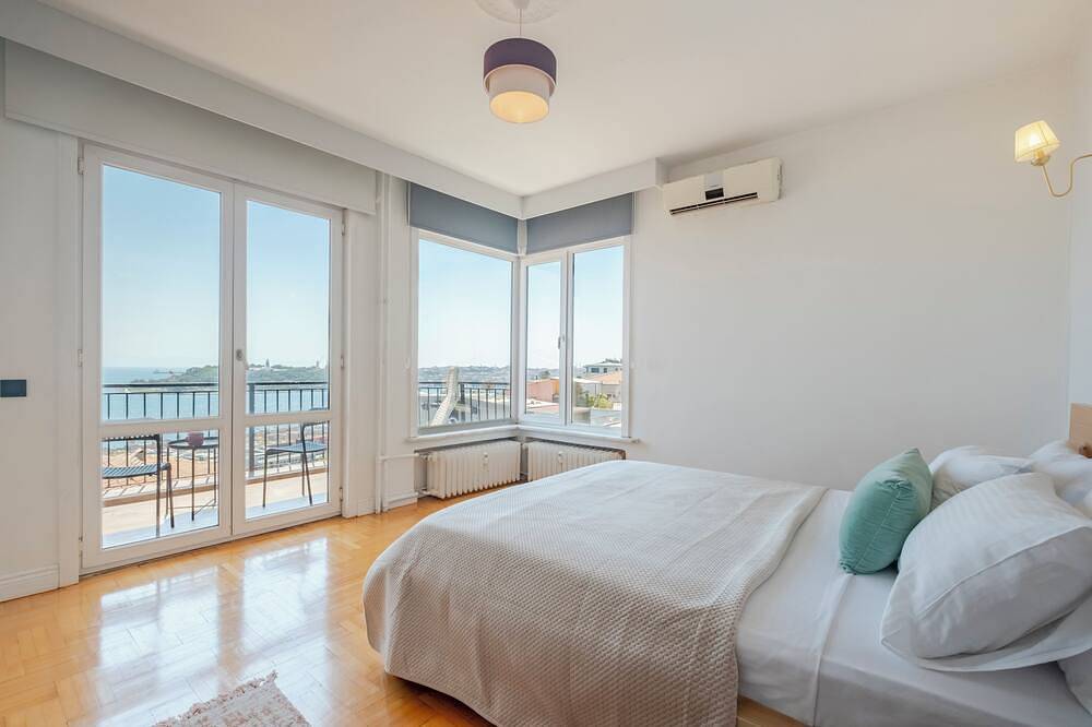 Ganze Wohnung, Spacious 5-Bedroom Central Istanbul Apartment with Elevator and Air Conditioning in Beyoğlu, Kuloğlu Mahallesi